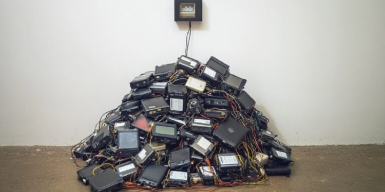 Can You Believe Someone Has Been Powering Their Home with Laptop Batteries for Years?