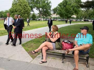 Video: President Obama Takes a Surprise Walk 1 Video: President Obama Takes a Surprise Walk