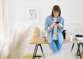 woman using her smartphone