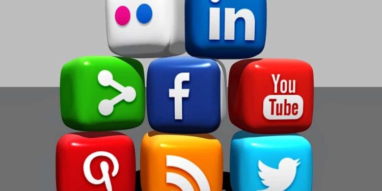 How Can You Get More Attention for Your Business by Leveraging Social Media 1 How Can You Get More Attention for Your Business by Leveraging Social Media